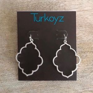 Silver ribbed earrings